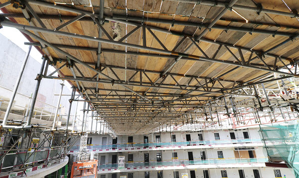 large scaffolding contractor